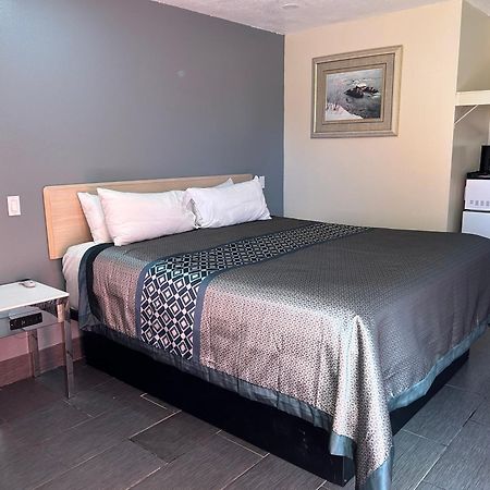 California Inn Hotel And Suites Adelanto Us 395 Exteriör bild