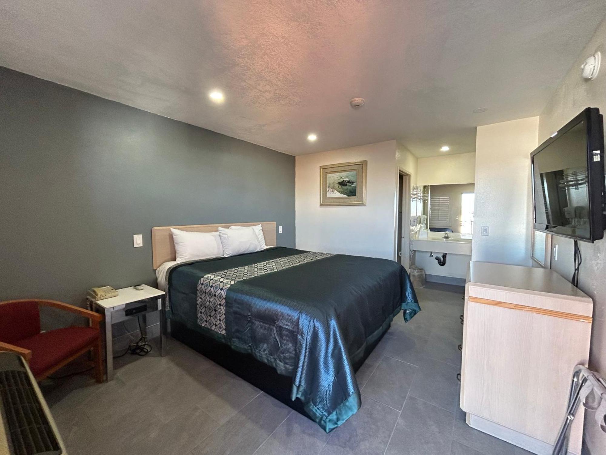 California Inn Hotel And Suites Adelanto Us 395 Exteriör bild